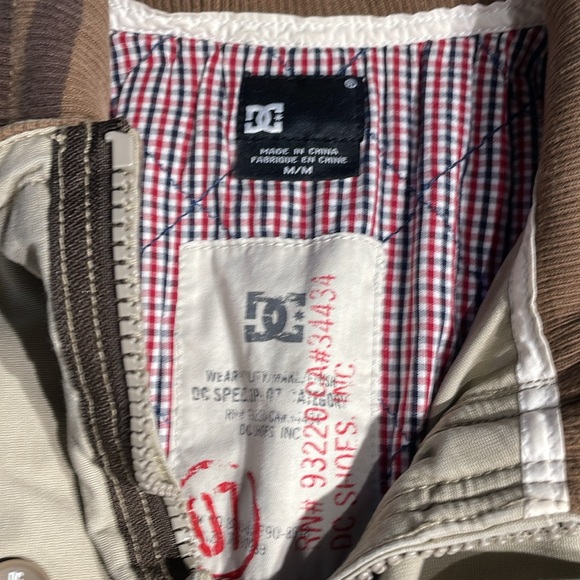 DC Shoes Men’s Beige Hunting Jacket Size Medium - Picture 2 of 10